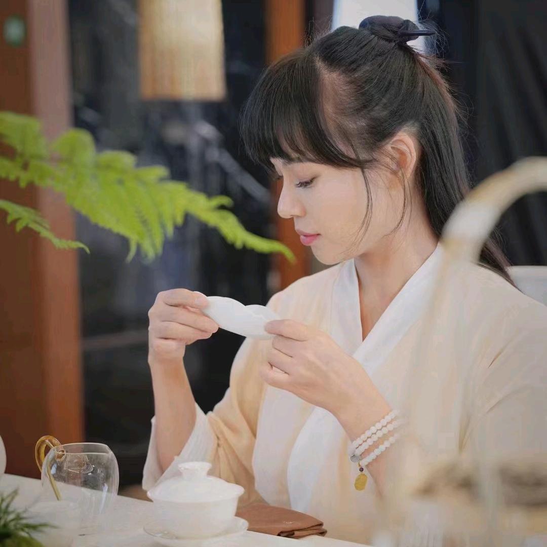 芯玥：随缘开播