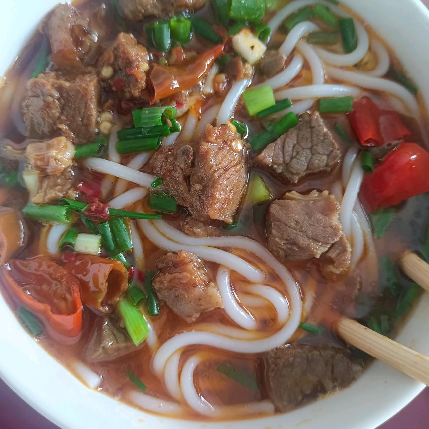 小梁一品香餐馆