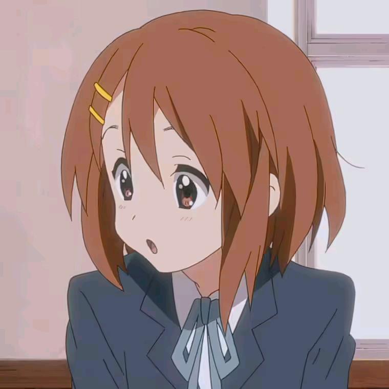 短发女