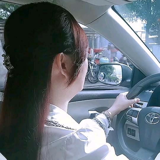 单亲妈妈。。
