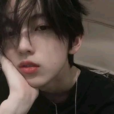 阿杰不会发呆