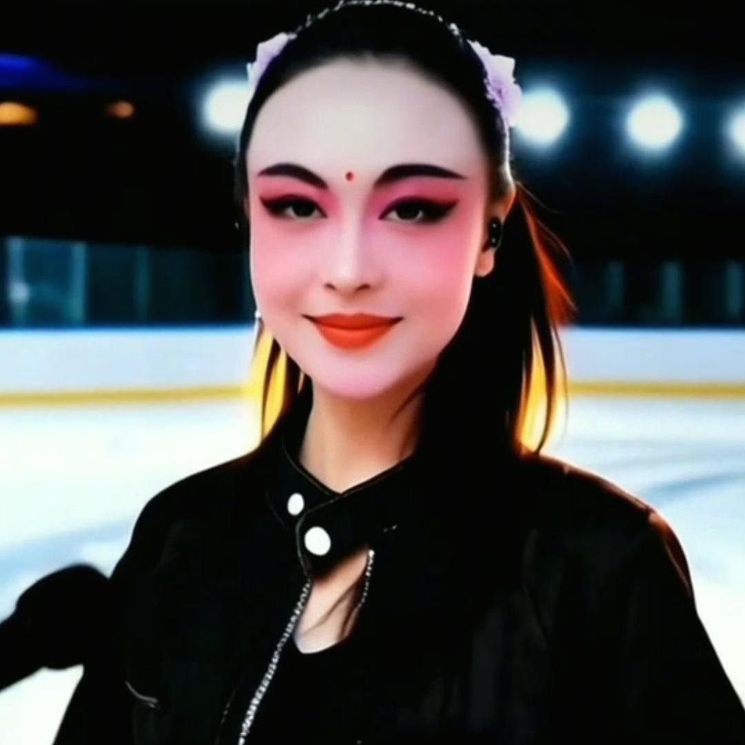 乐乐好幸福，冷傲的黄总丫头