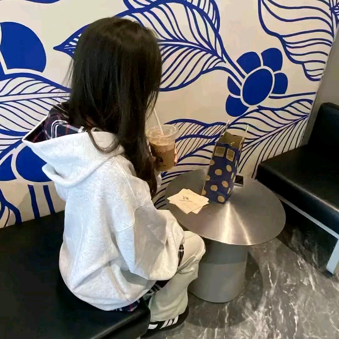 嗯.