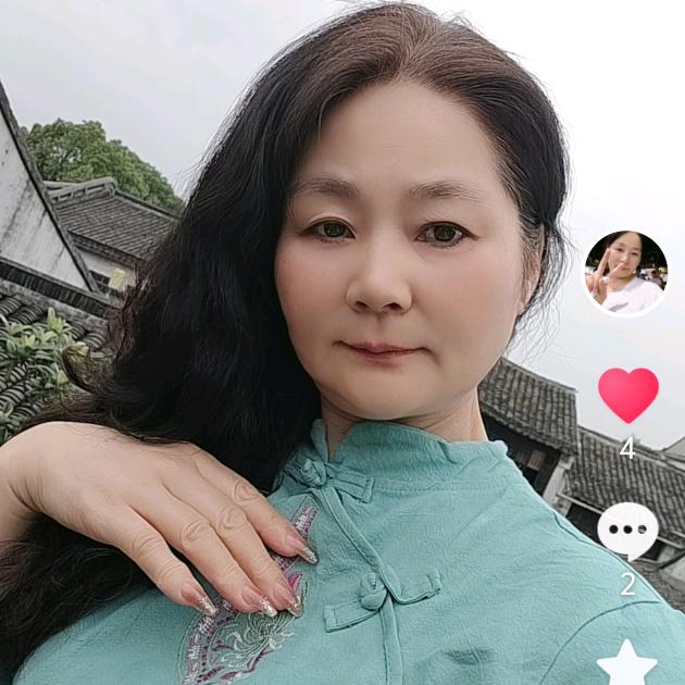 何佳瑜