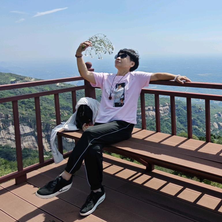 🌹铿锵玫瑰🌹