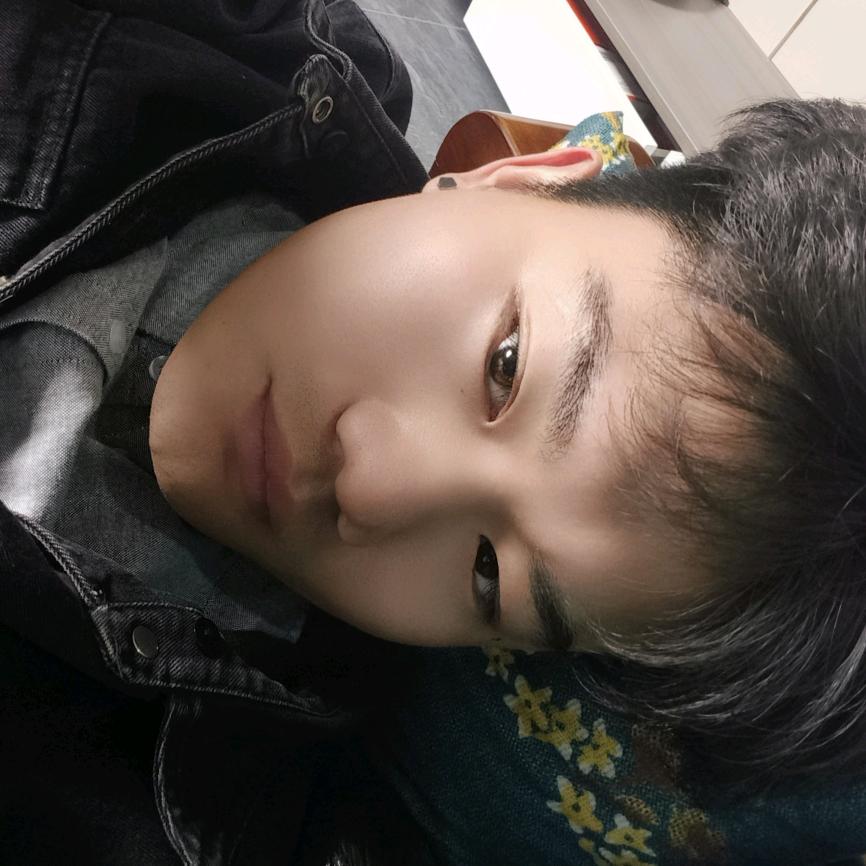 我也想变成英雄保护她