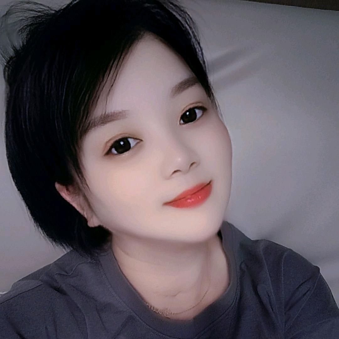 爱笑的我😃😃😃