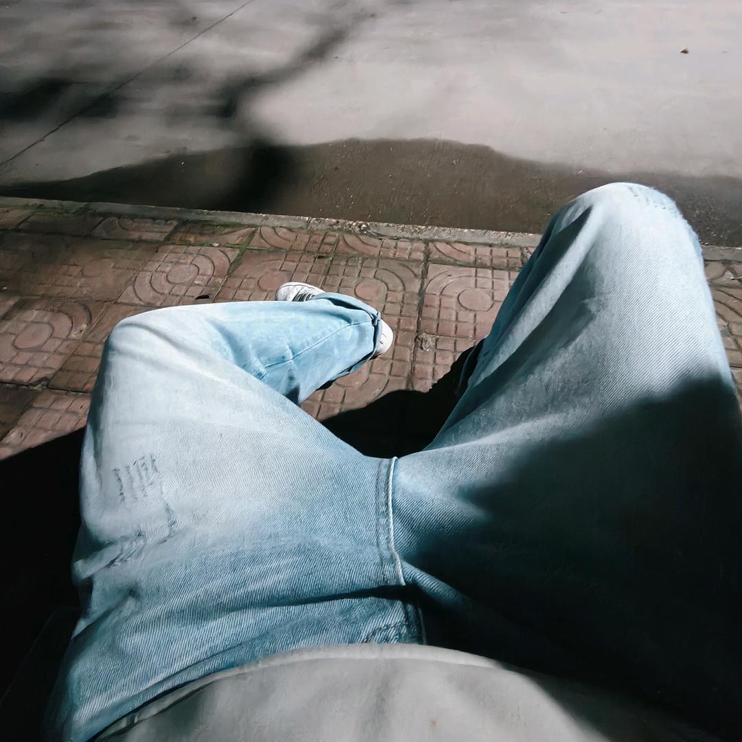 不知道，自己是谁