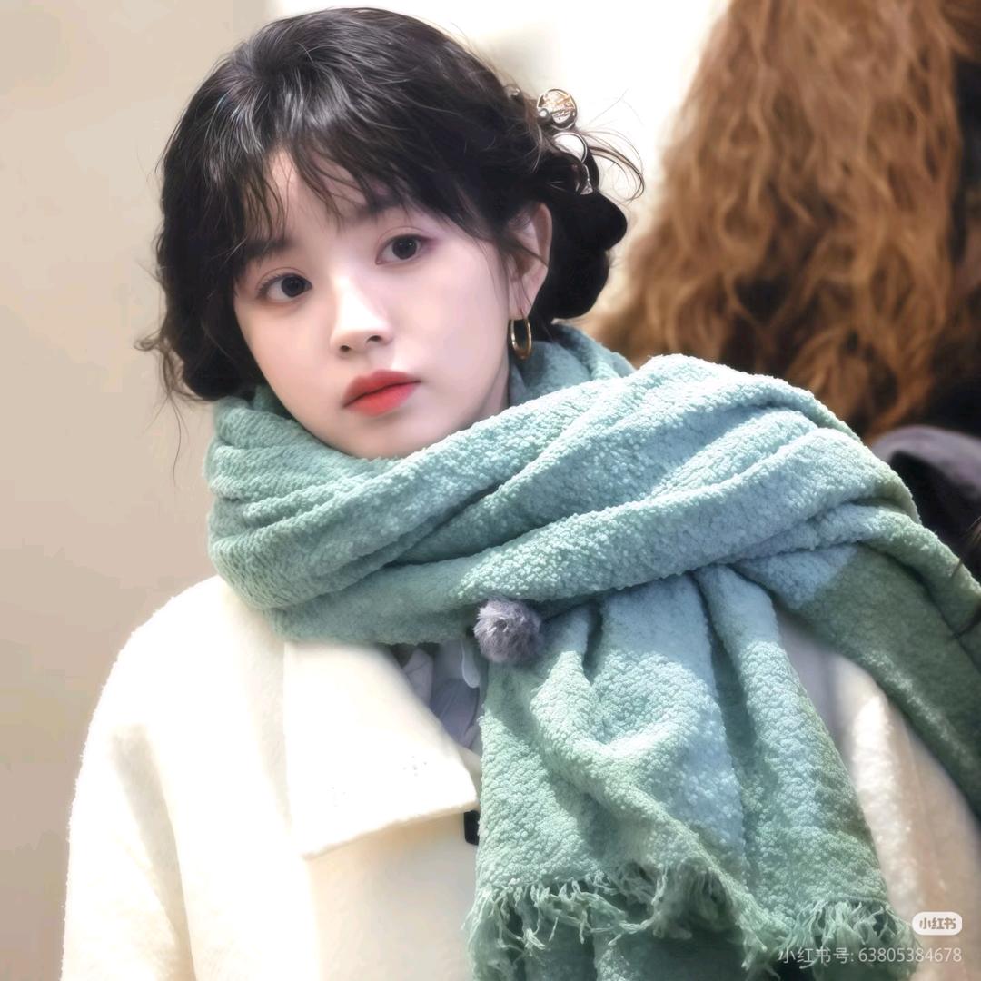 深情小美。