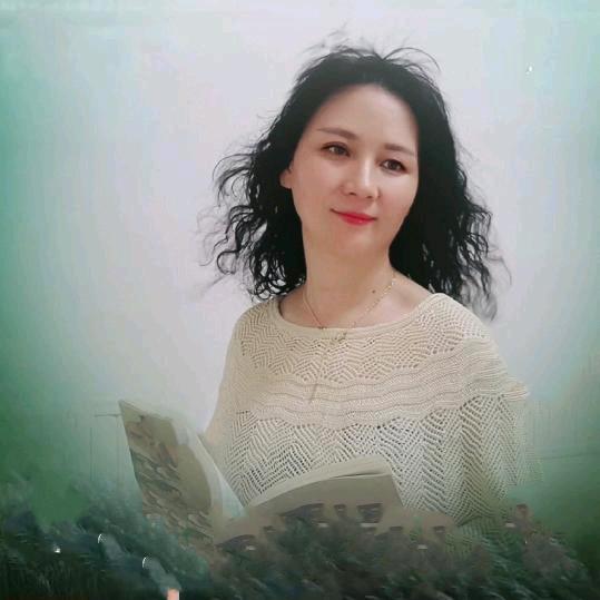 一只白月