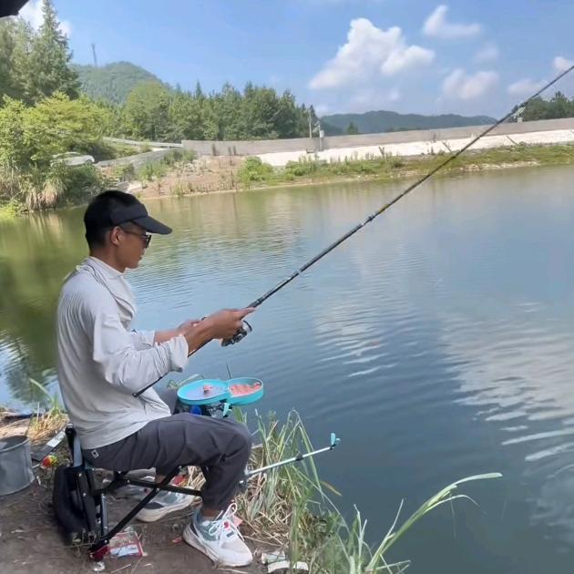 爱钓鱼的魔法披风