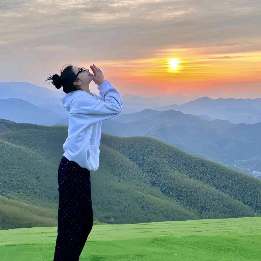 滑县设计师小雯