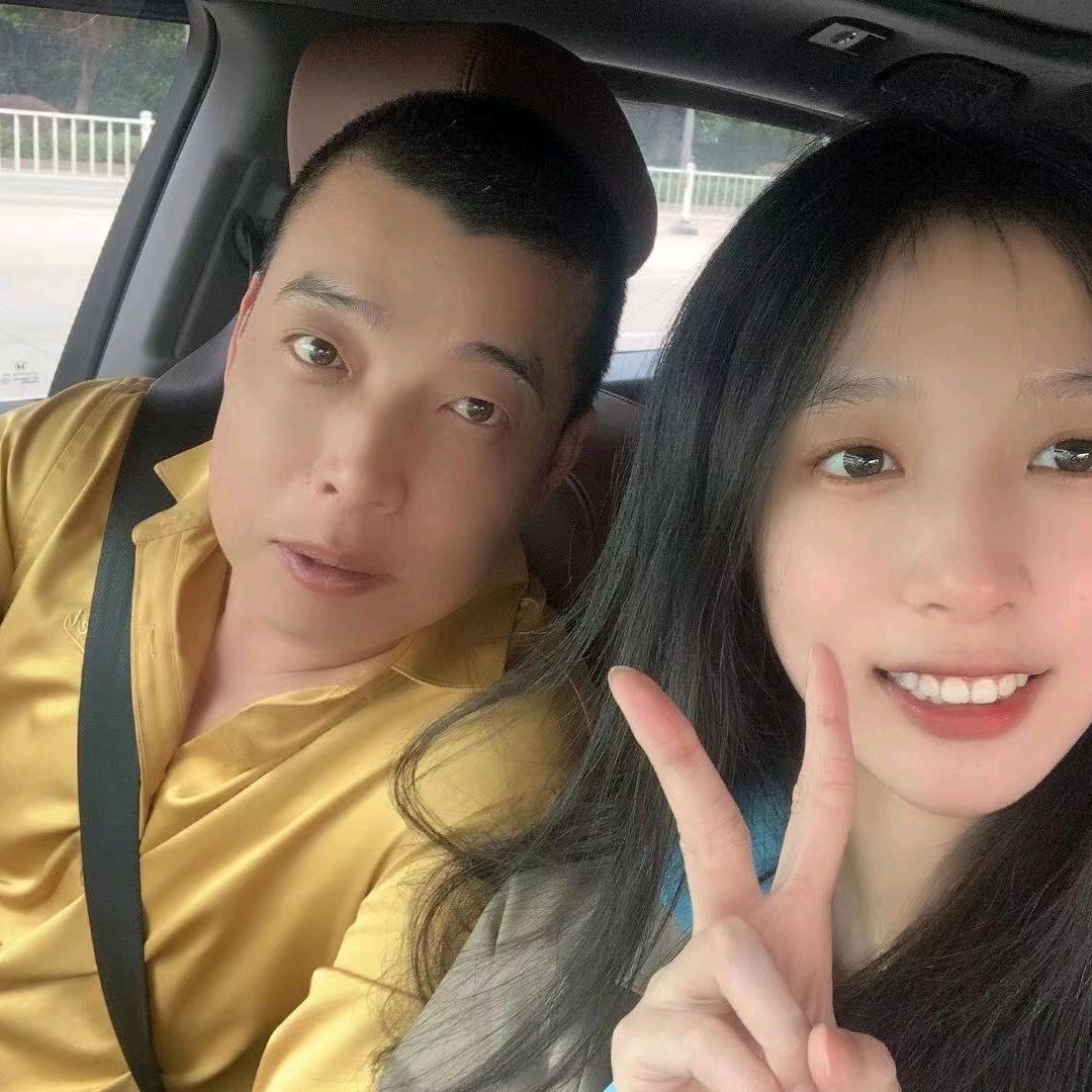 雷度士钟表有限公司薛书联