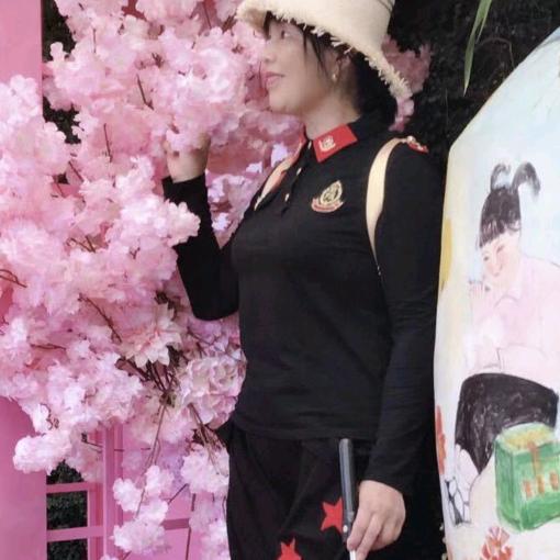 画楼月影