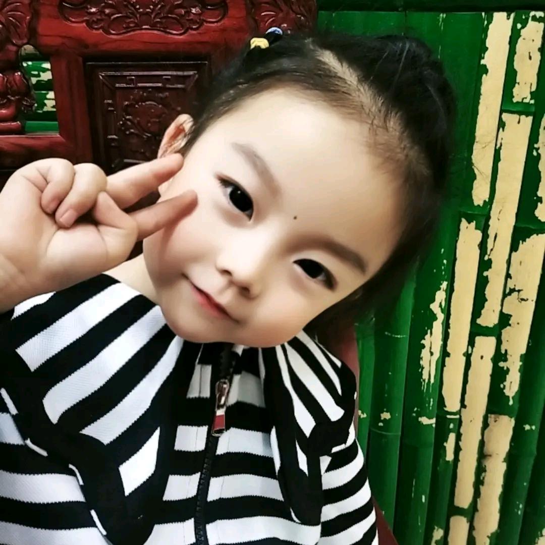 爱吃糖果的宝贝（每天8点左右不定时直播