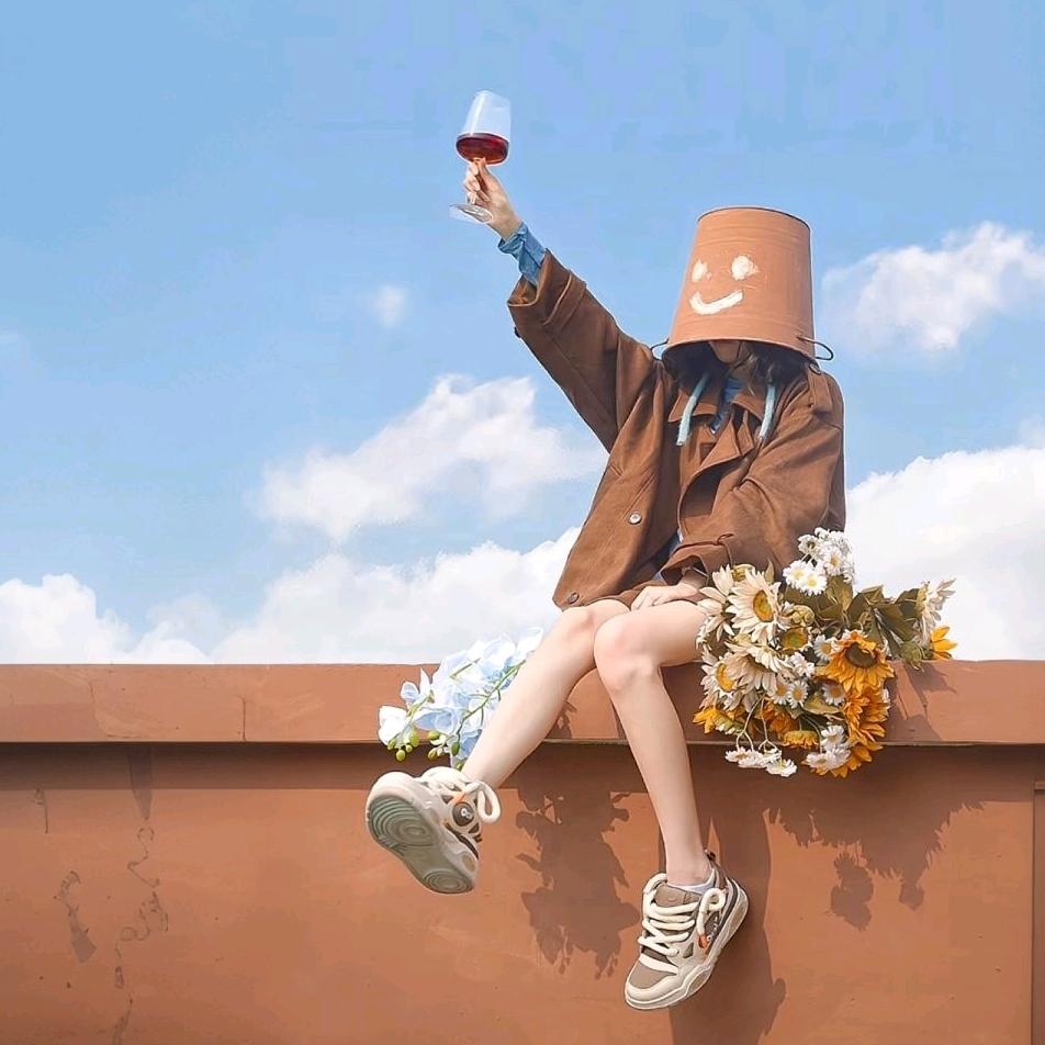 明薇微微笑