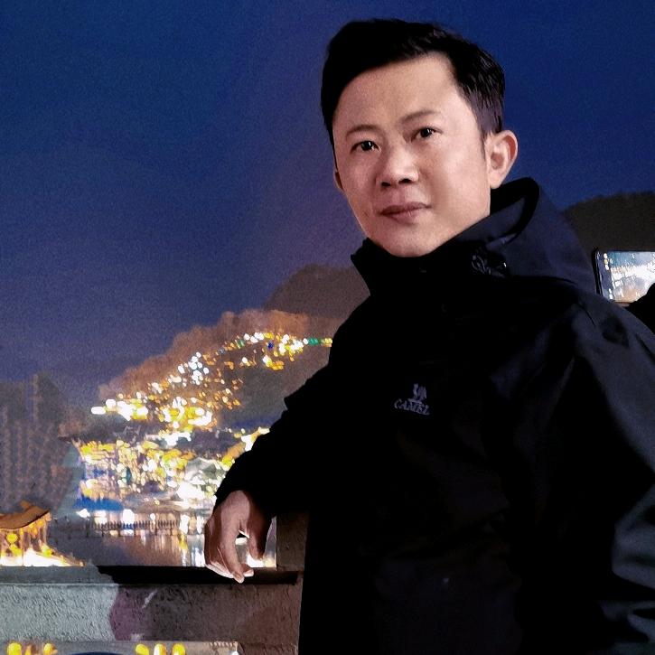邓群林
