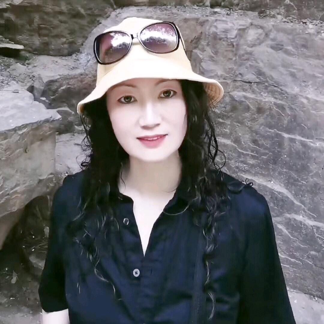 霞姐♥小耳朵