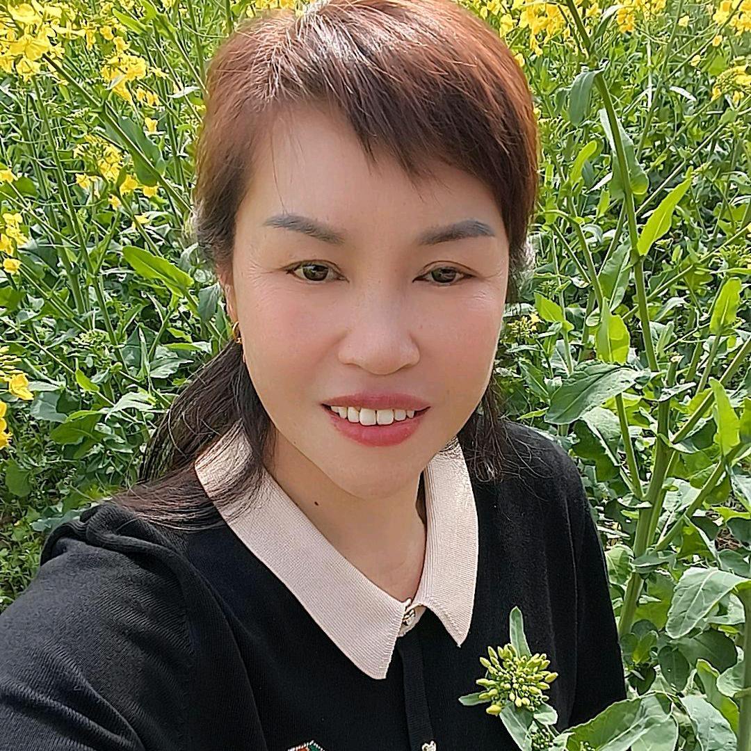 小兔子开开心心滴