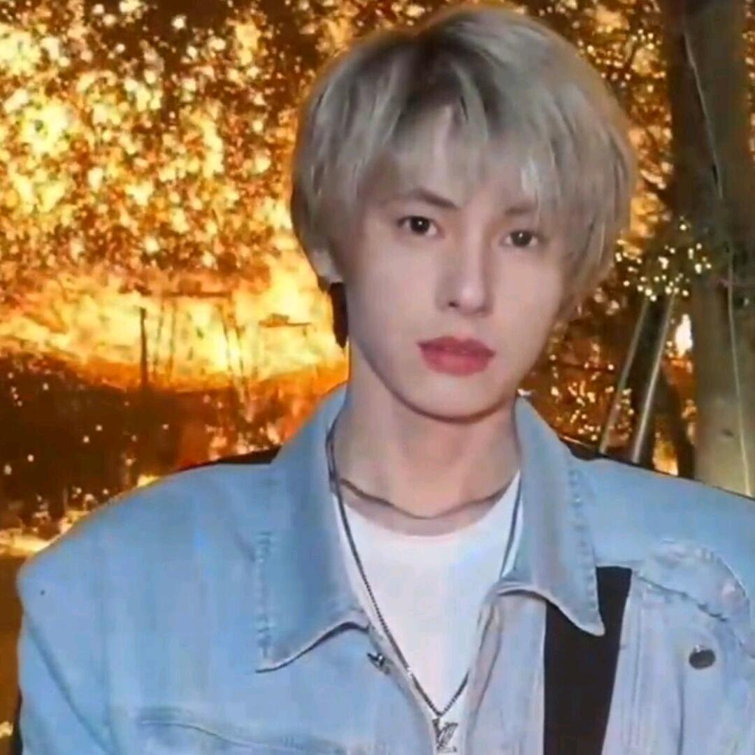 哈˃̣̣̥᷄⌓˂̣̣̥᷅哈