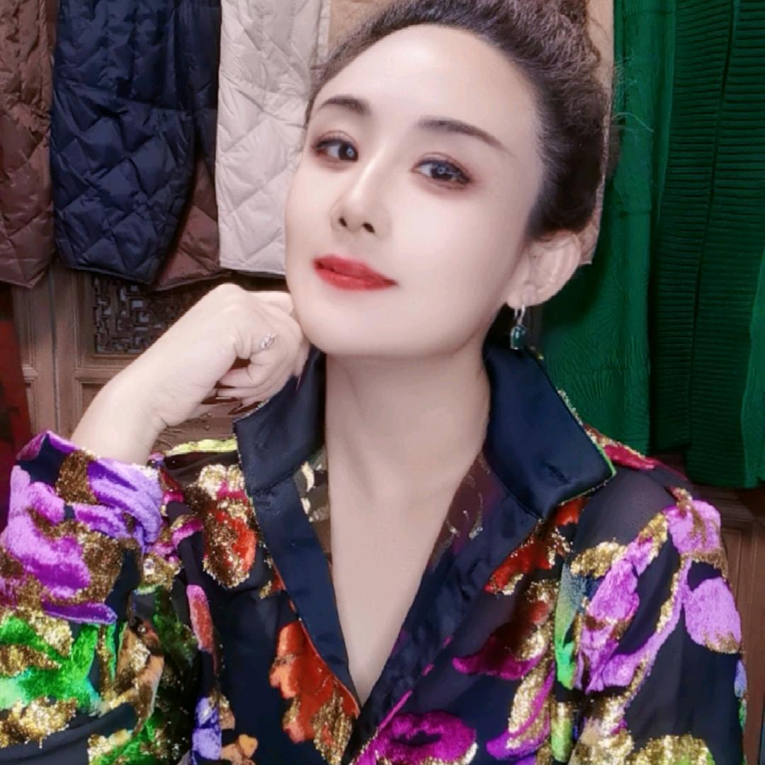 婲铺女装（德百物流三楼男装区最西头）