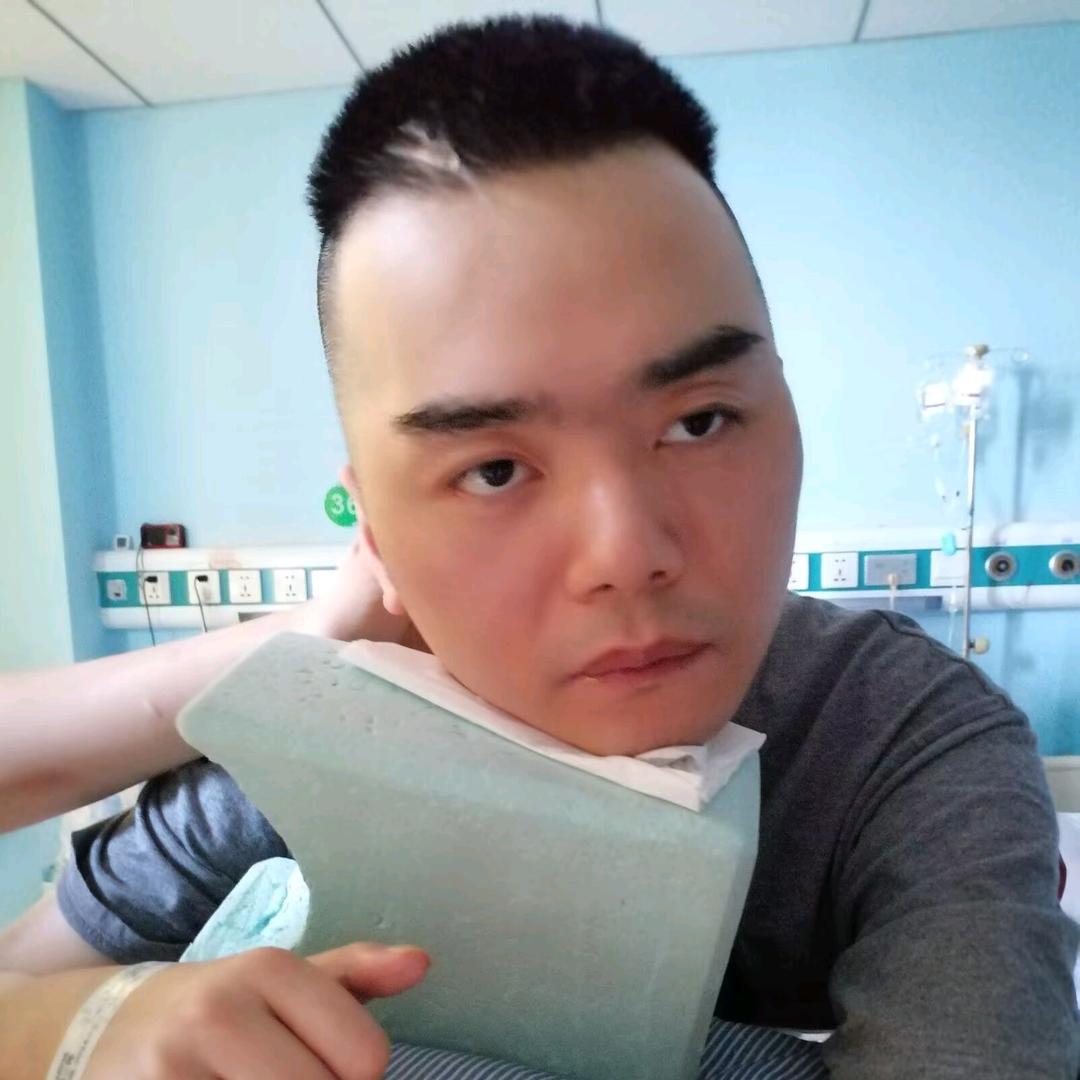 @小伟～～