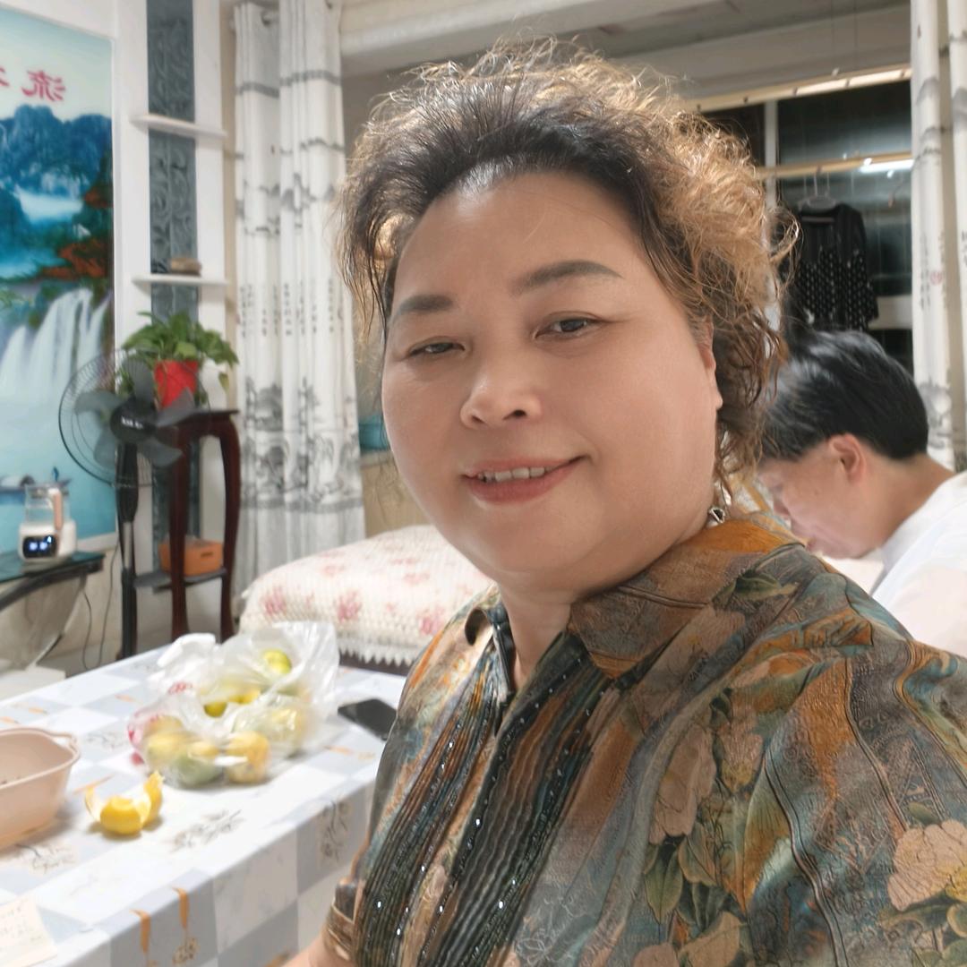 邱月