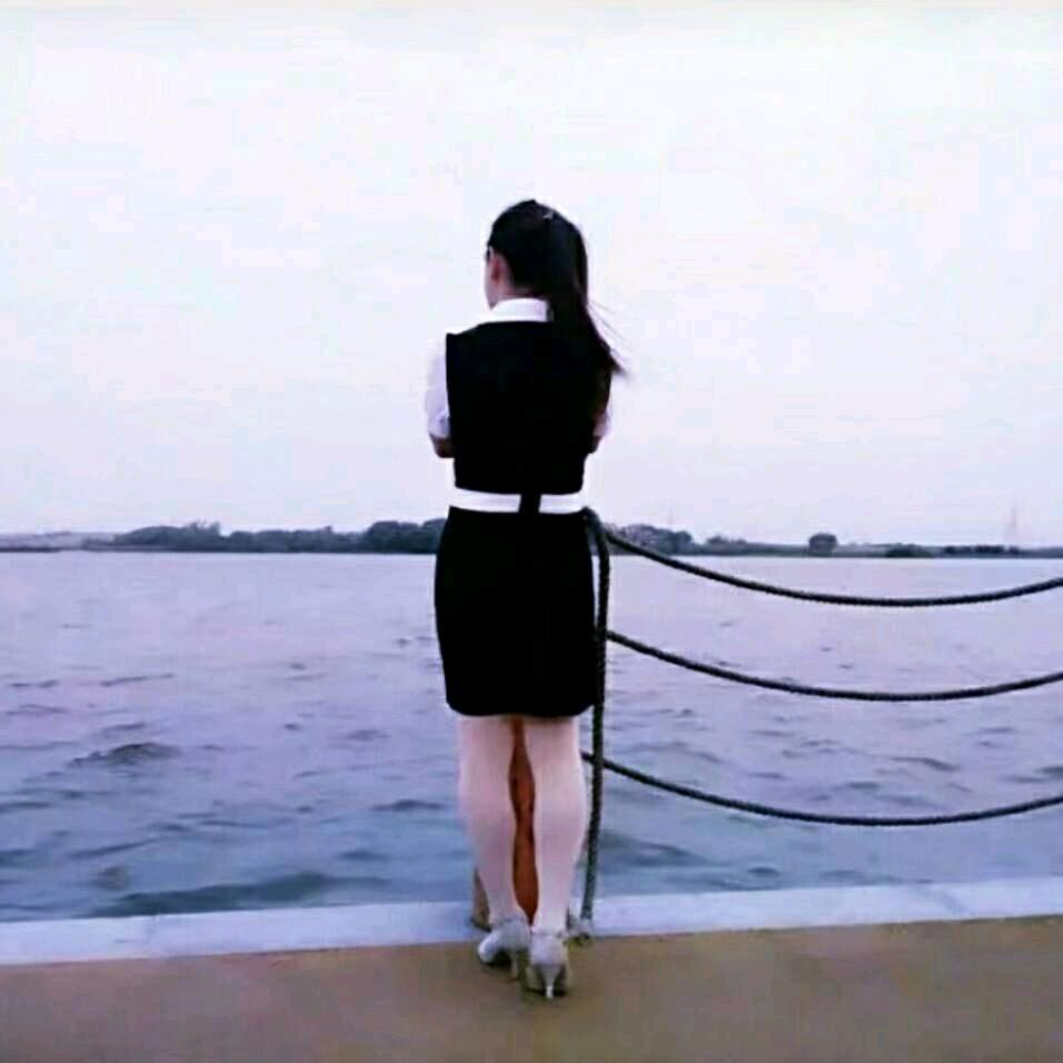 蓝水月🌙