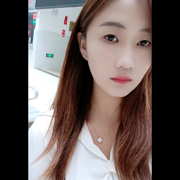 云南 彝家啊妹