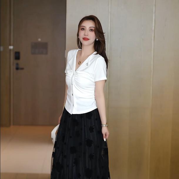 莫妮卡Monika潮潮衣橱