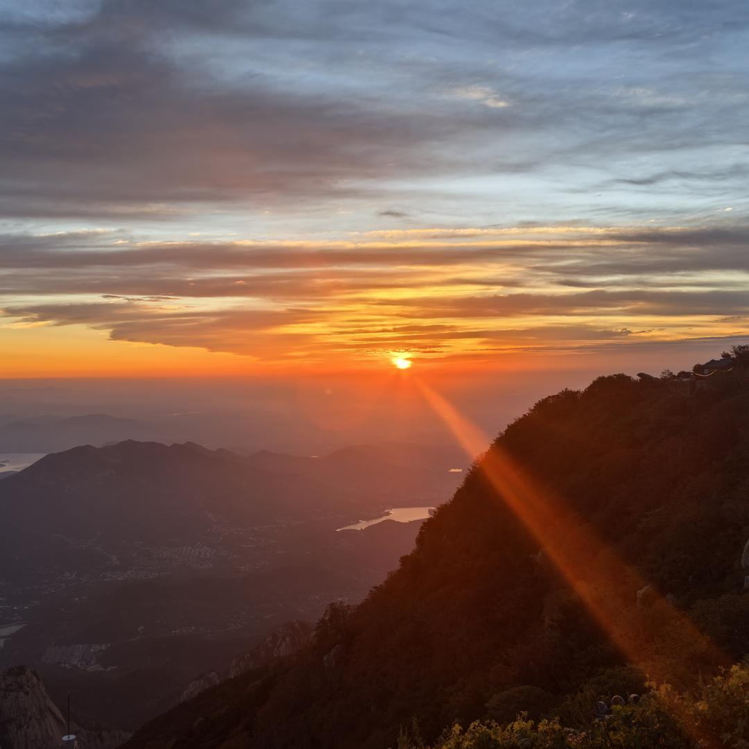 九块腹肌的男人