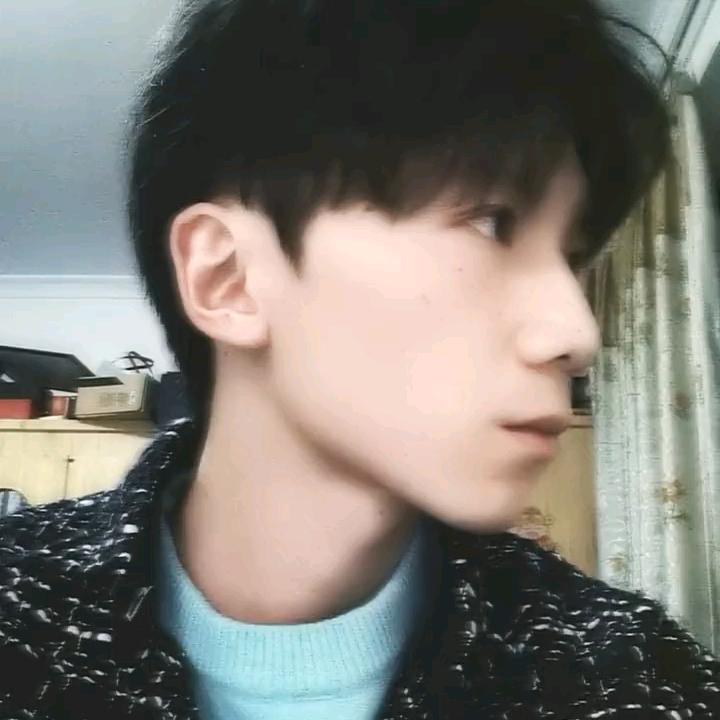 哑巴跟聋子说瞎子看到鬼了(软装中)