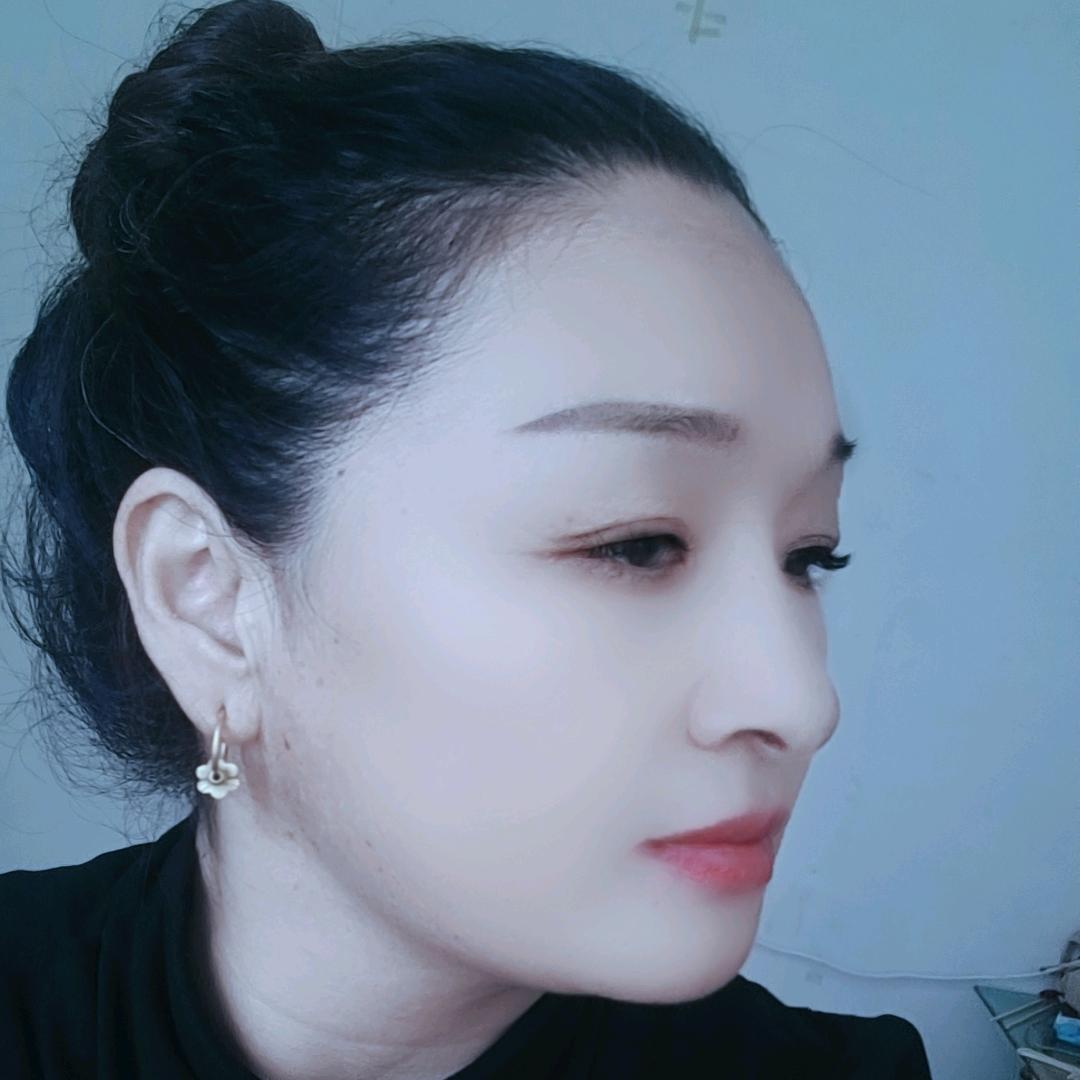 英子