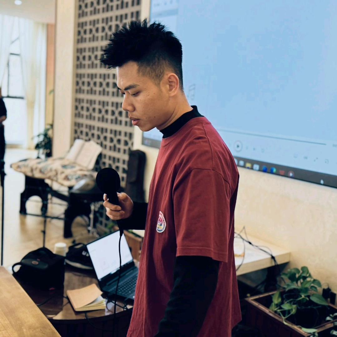 富蕴吉他陈老师