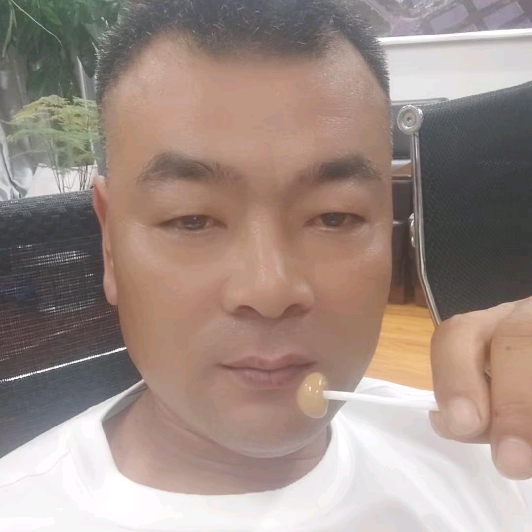 高价回收废铁。