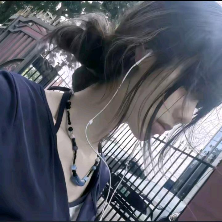 79岁悲郁少女