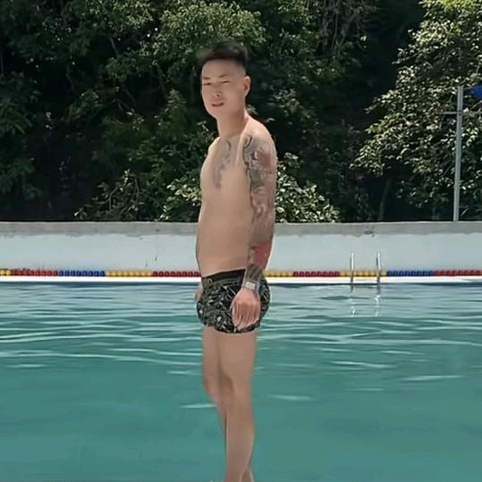兄弟抱抱你