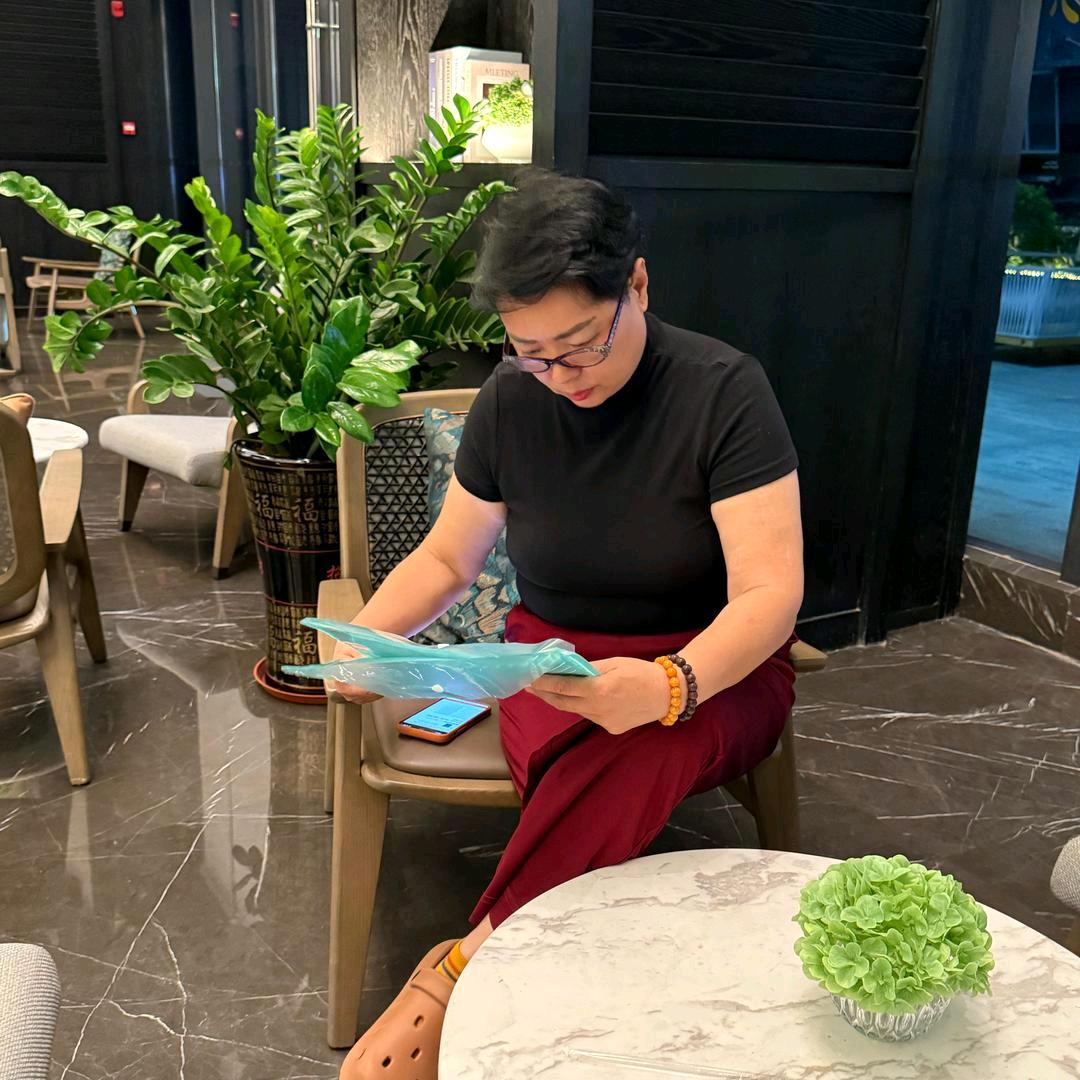 卢姐，跨境电商