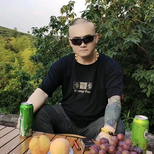 F华
