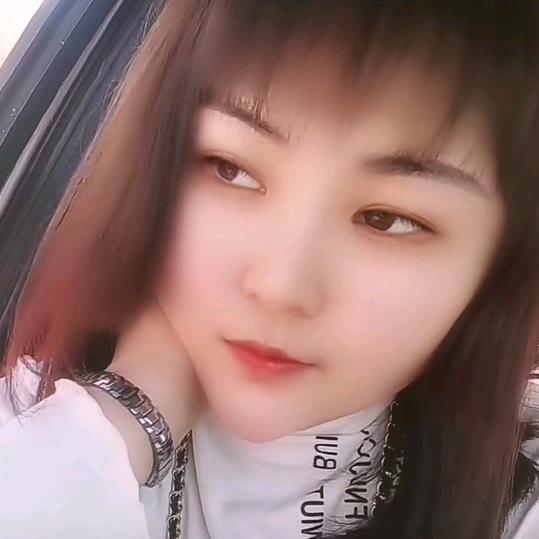 弯刀划过红玫瑰