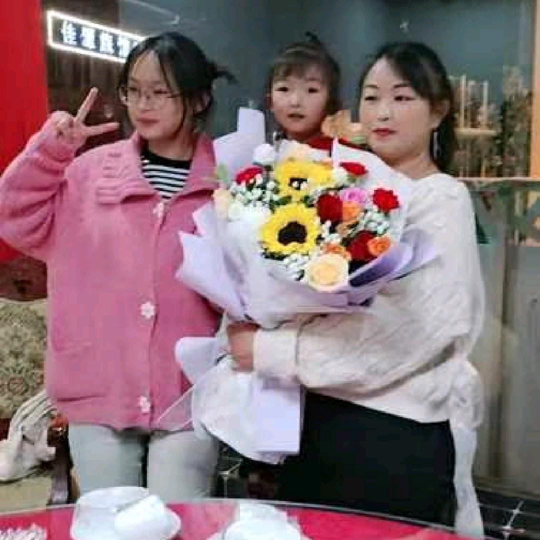 柔进月亮里🥰🥰