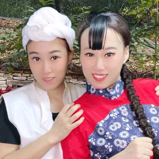 大丫小丫爱表演🌿