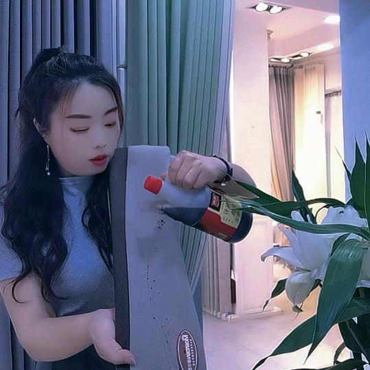 贵阳摩尔登窗帘睿姐