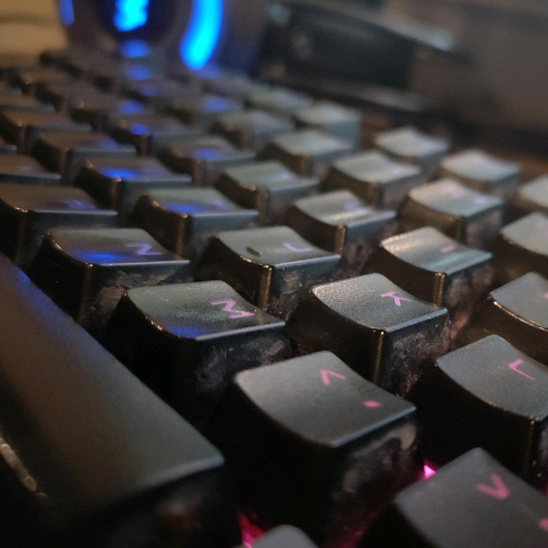 河边的➷喂鱼人➹