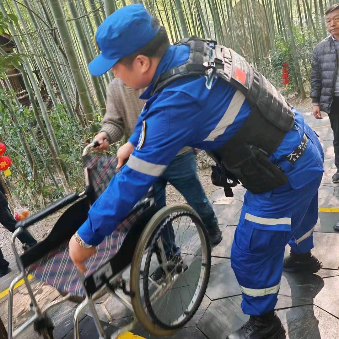 绿洲在印尼（溧急应“蓝天救援”）