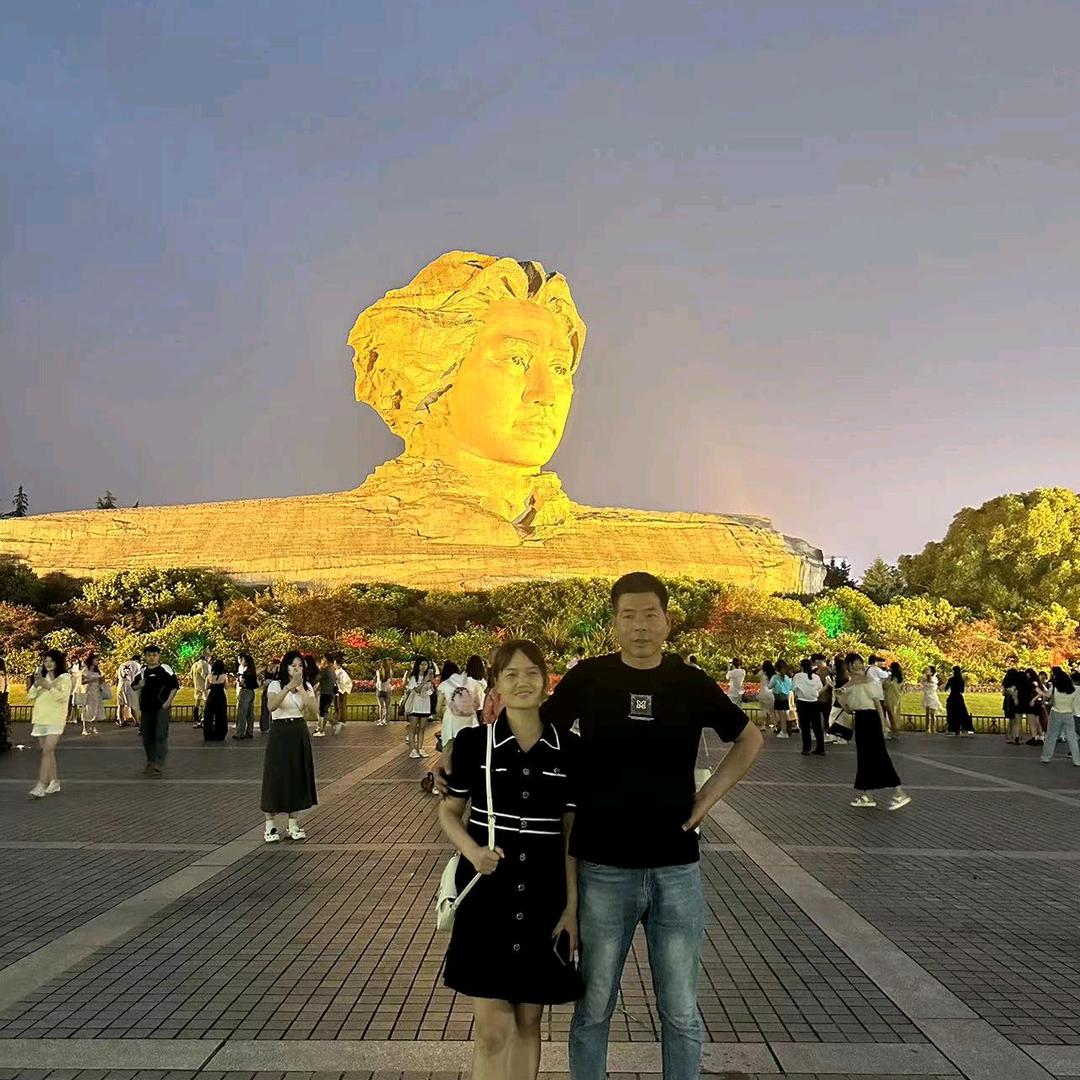 宏闯婚礼定制&猴头手串批发