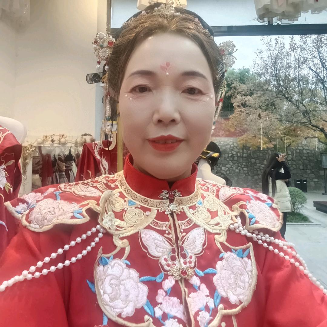 龙妍 姐(服装橱窗)