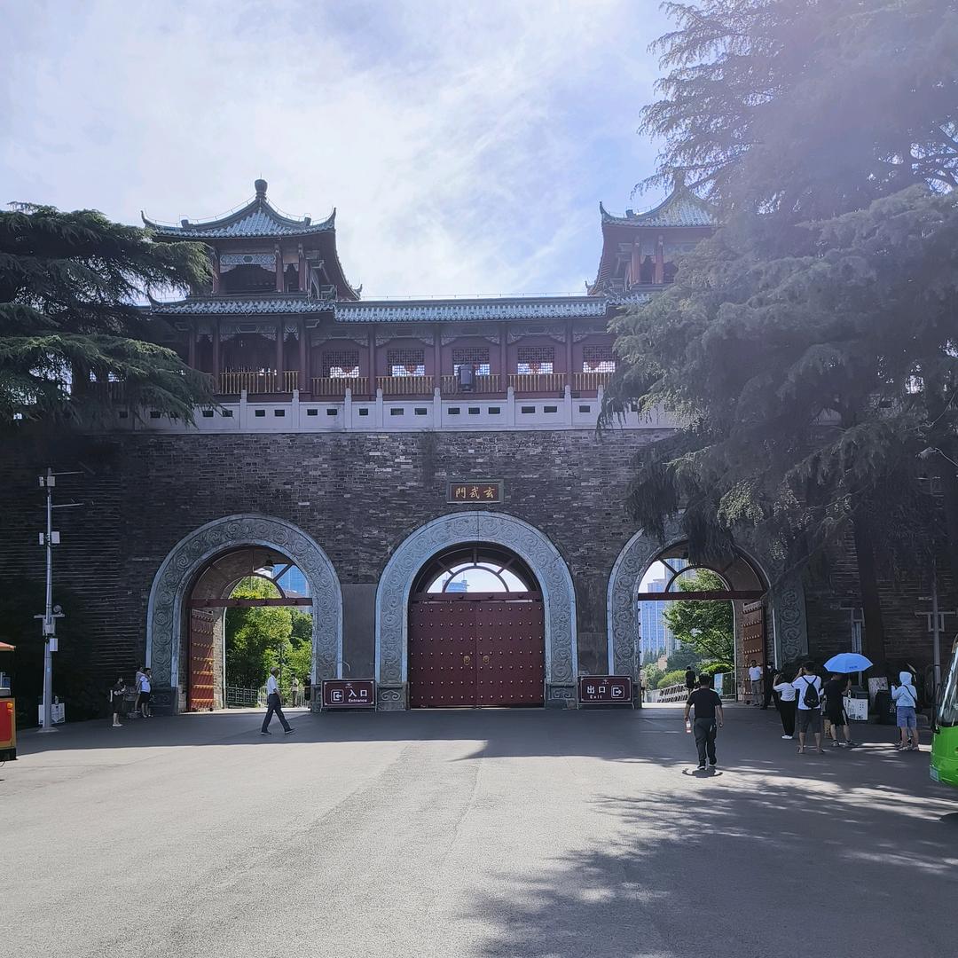 龙池