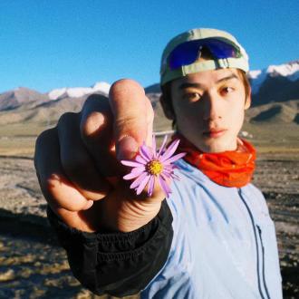 我不是卷毛凸￣▽￣凸