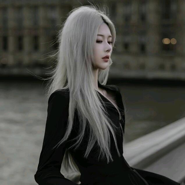 奈奈.